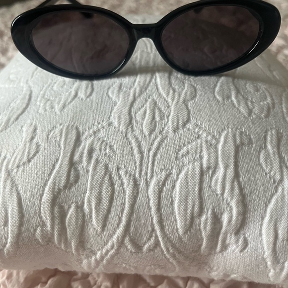 Velvet canyon sunglasses never used ! Ordered on SSENSE - Picture 5 of 5